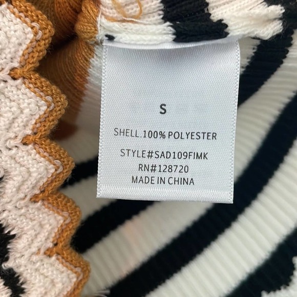 FRANCESCA'S Fitted Striped Sweater Scalloped Edges Cream/Black/Mustard Small - Picture 3 of 8